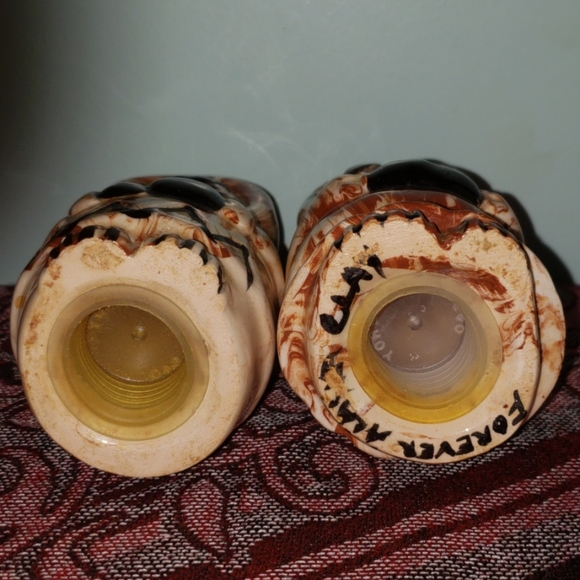 Alaska Eskimos Salt/Pepper Shakers - Picture 4 of 4